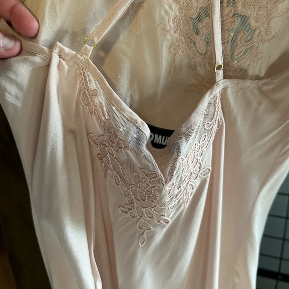 Monet midi dress by Rumored. NWOT. Blush colored - Picture 6 of 7